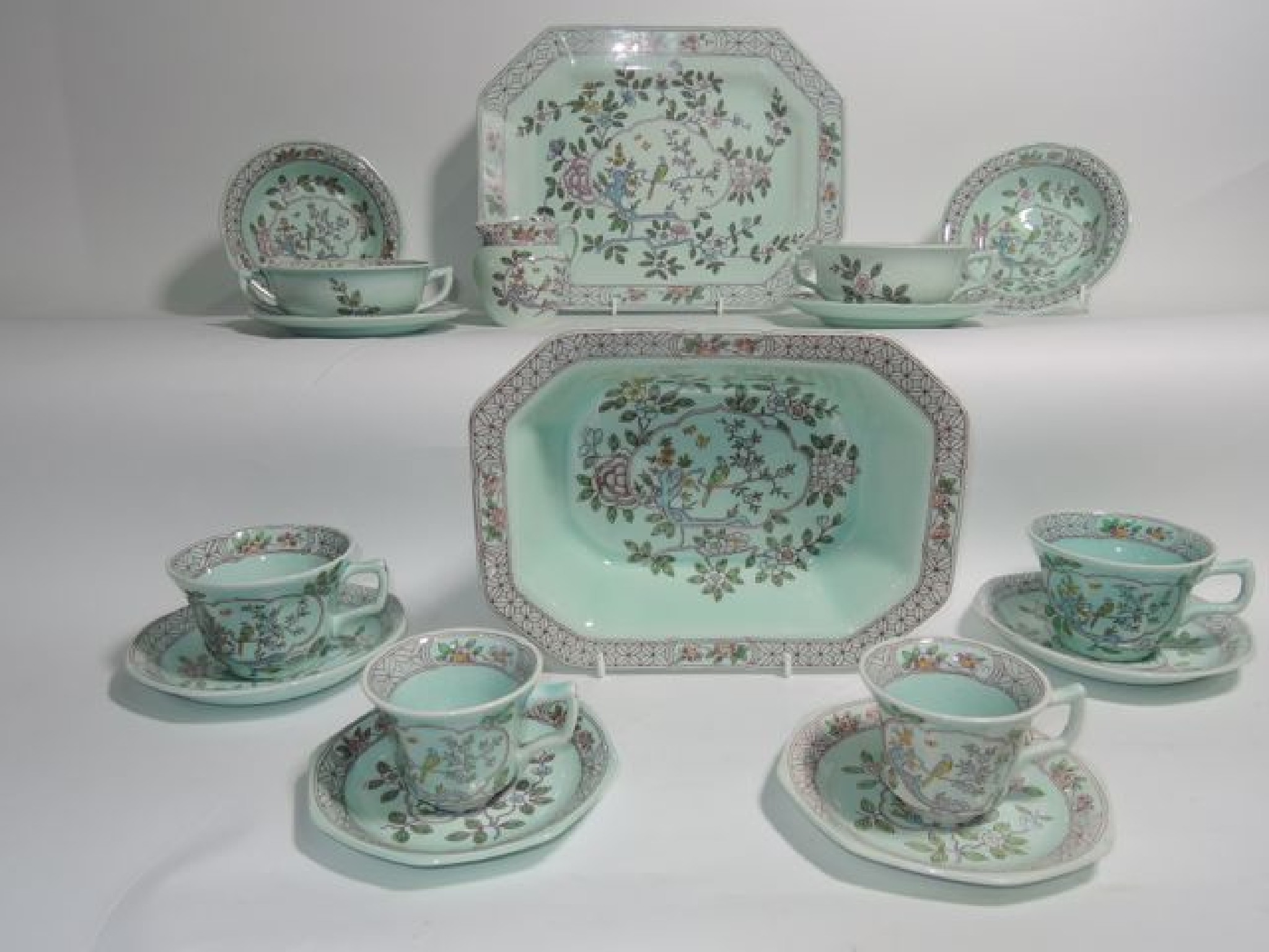 Appraisal: A quantity of Adams Singapore Bird pattern Calyx ware dinner