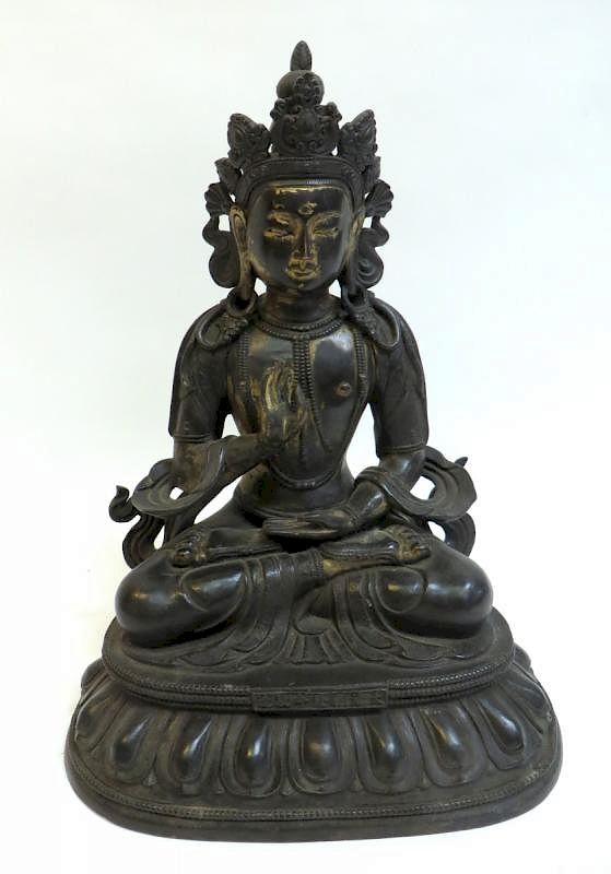 Appraisal: Qing Dynasty Qianlong Buddha In Bronze Qing Dynasty Qianlong Buddha