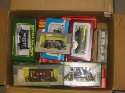 Appraisal: Twenty two goods trucks by Hornby Wrenn and others including