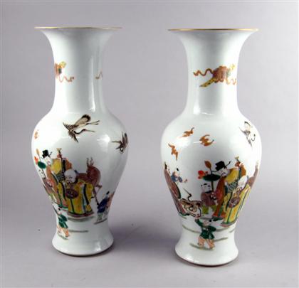 Appraisal: Pair of Chinese famille verte vases early th century Baluster