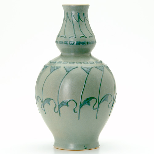 Appraisal: ROSEVILLE Aztec bulbous vase by 'L' with stylized floral squeezebag