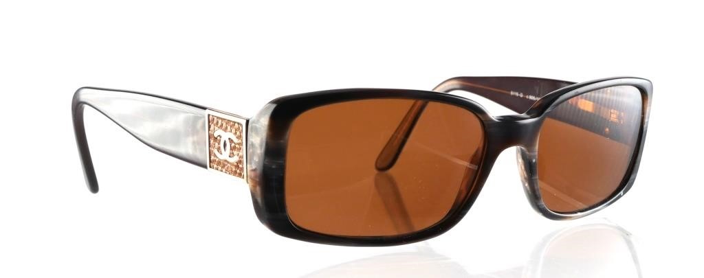 Appraisal: Authentic Chanel -Q vintage brown dark tortoise sunglasses Chanel logo