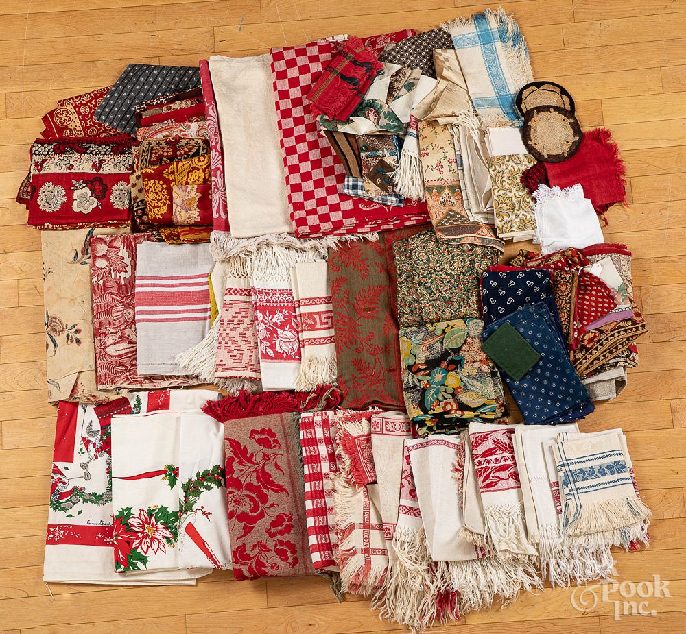 Appraisal: Group of textiles to include quilt squares etc Group of