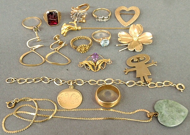 Appraisal: - Group of yellow gold jewelry and accessories- k wedding