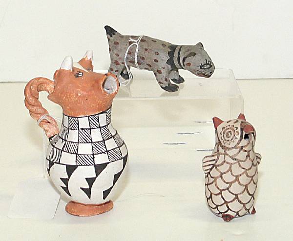 Appraisal: Three Pueblo animal effigy items Including a Cochiti feline a