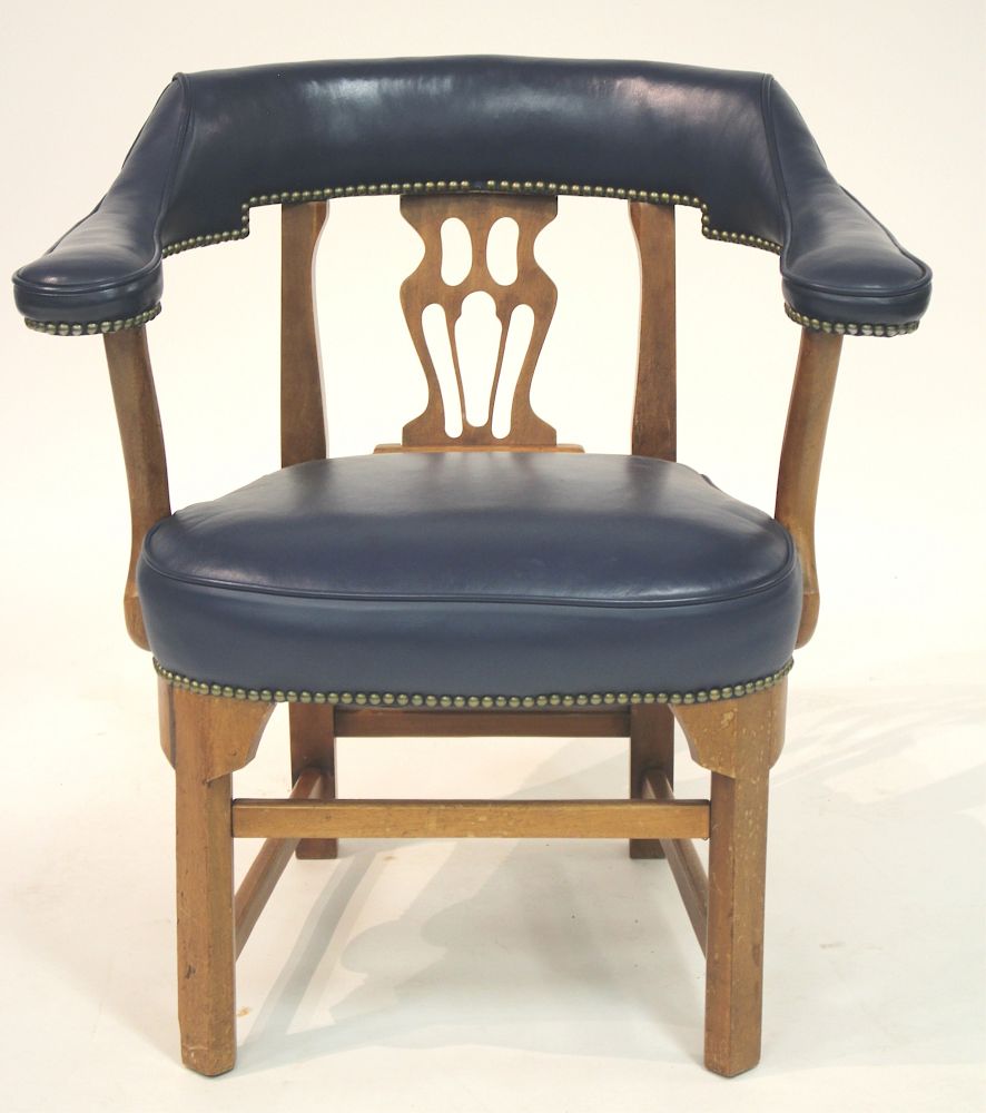 Appraisal: Windsor Captain's Chair Paddle shaped arms unique exaggerated shaping of