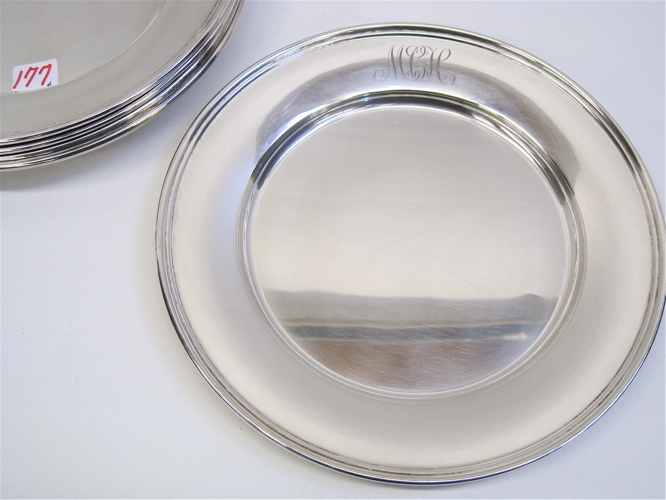 Appraisal: SET OF SIX AMERICAN STERLING SILVER PLATES Diameter Total weight