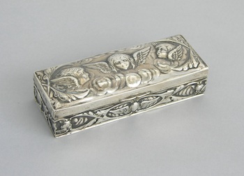 Appraisal: An English Sterling Silver Snuff Box by William Gibson and