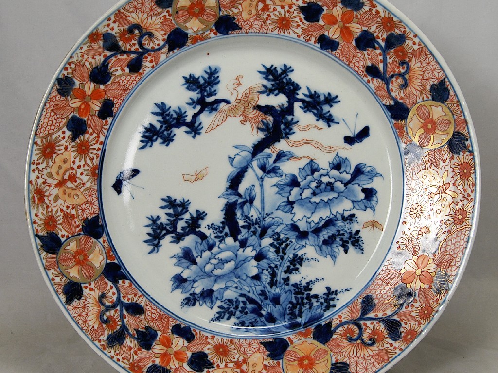 Appraisal: A Japanese Imari porcelain dish painted in underglaze blue iron