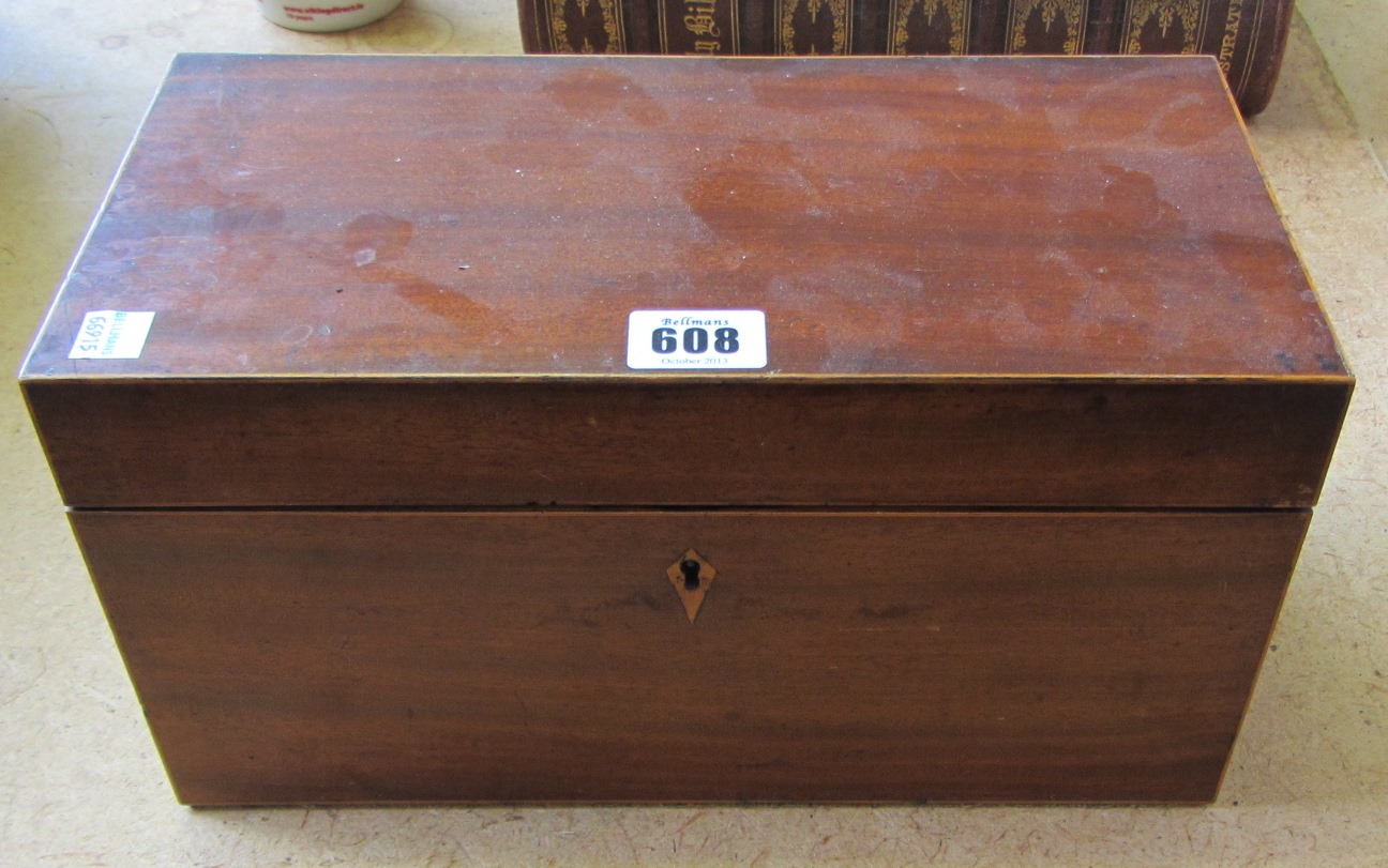 Appraisal: An early th century boxwood banded rectangular tea caddy with