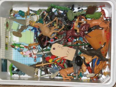 Appraisal: A quantity of Britains and other plastic soldier figures and