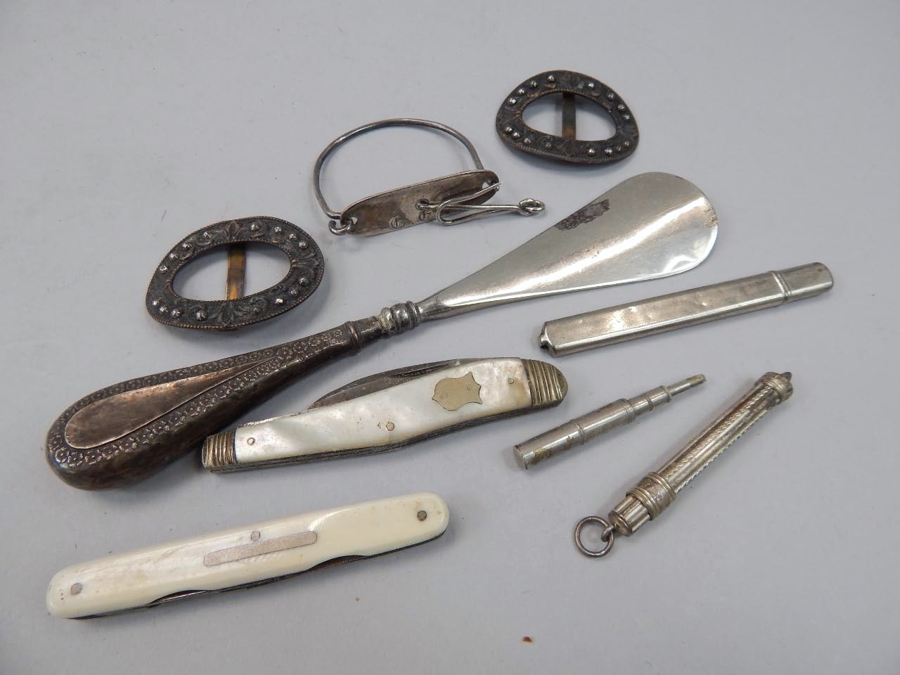 Appraisal: Various items of small silver etc to include a skirt