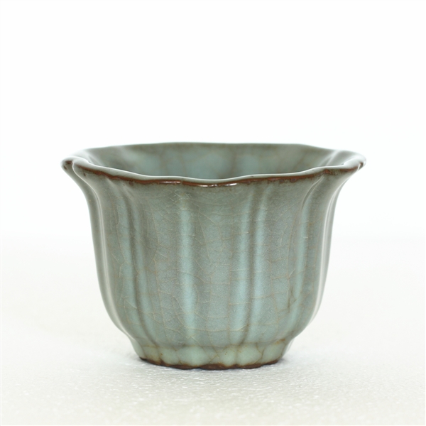 Appraisal: Chinese guan type large cup with surface glaze covered in