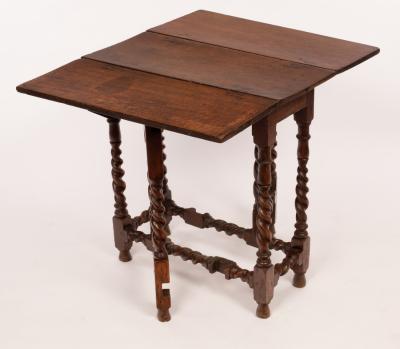 Appraisal: A rectangular oak gateleg table on spiral turned legs and