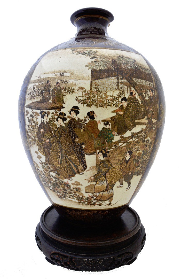 Appraisal: A large Japanese satsuma vase by Kinkozan Meiji period of