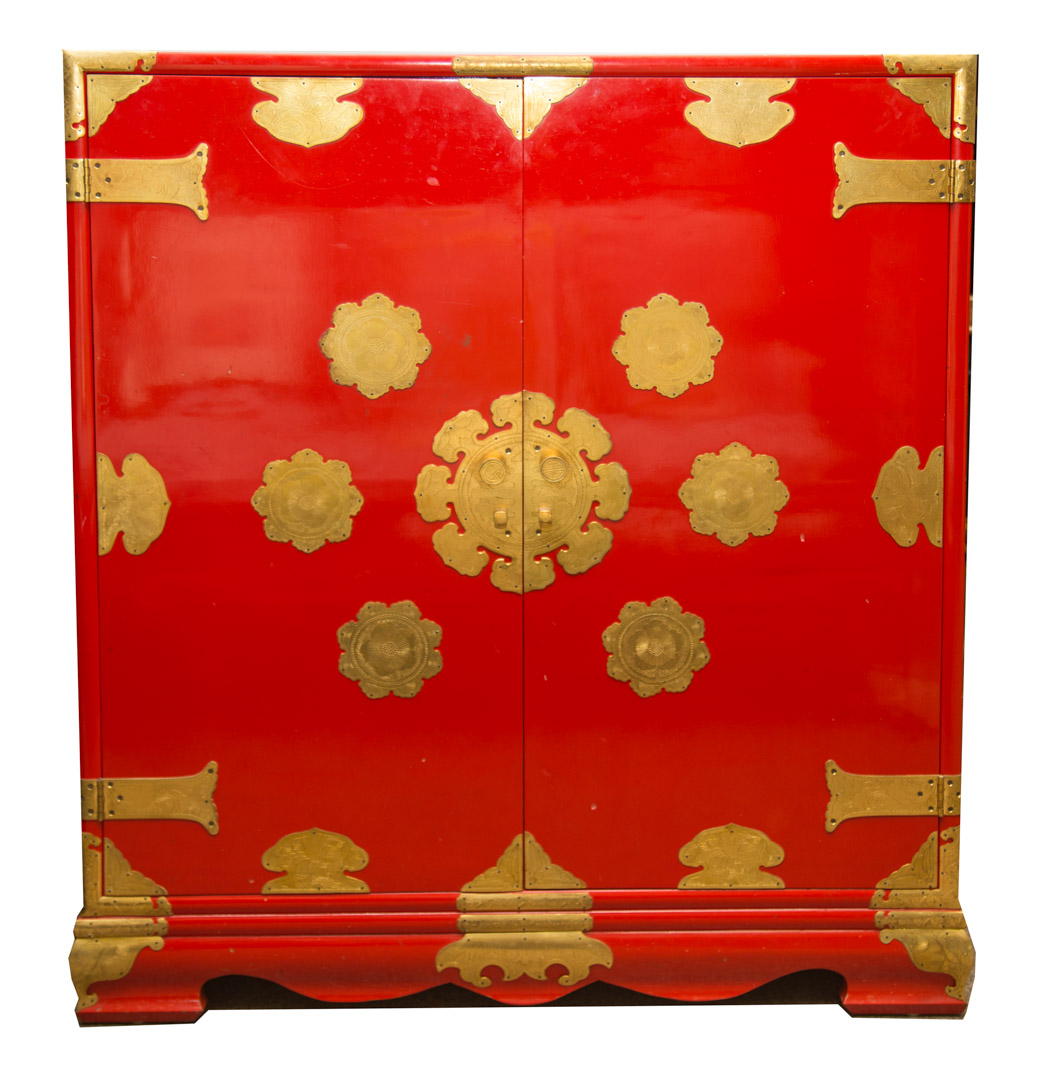 Appraisal: Lacquered oriental cabinet Undernumber