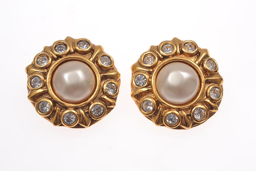 Appraisal: A PAIR OF VINTAGE EARRINGS BY CHANEL A PAIR OF