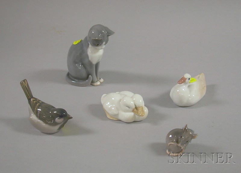 Appraisal: Five Danish Porcelain Figures a Bing Grondahl cat mouse and