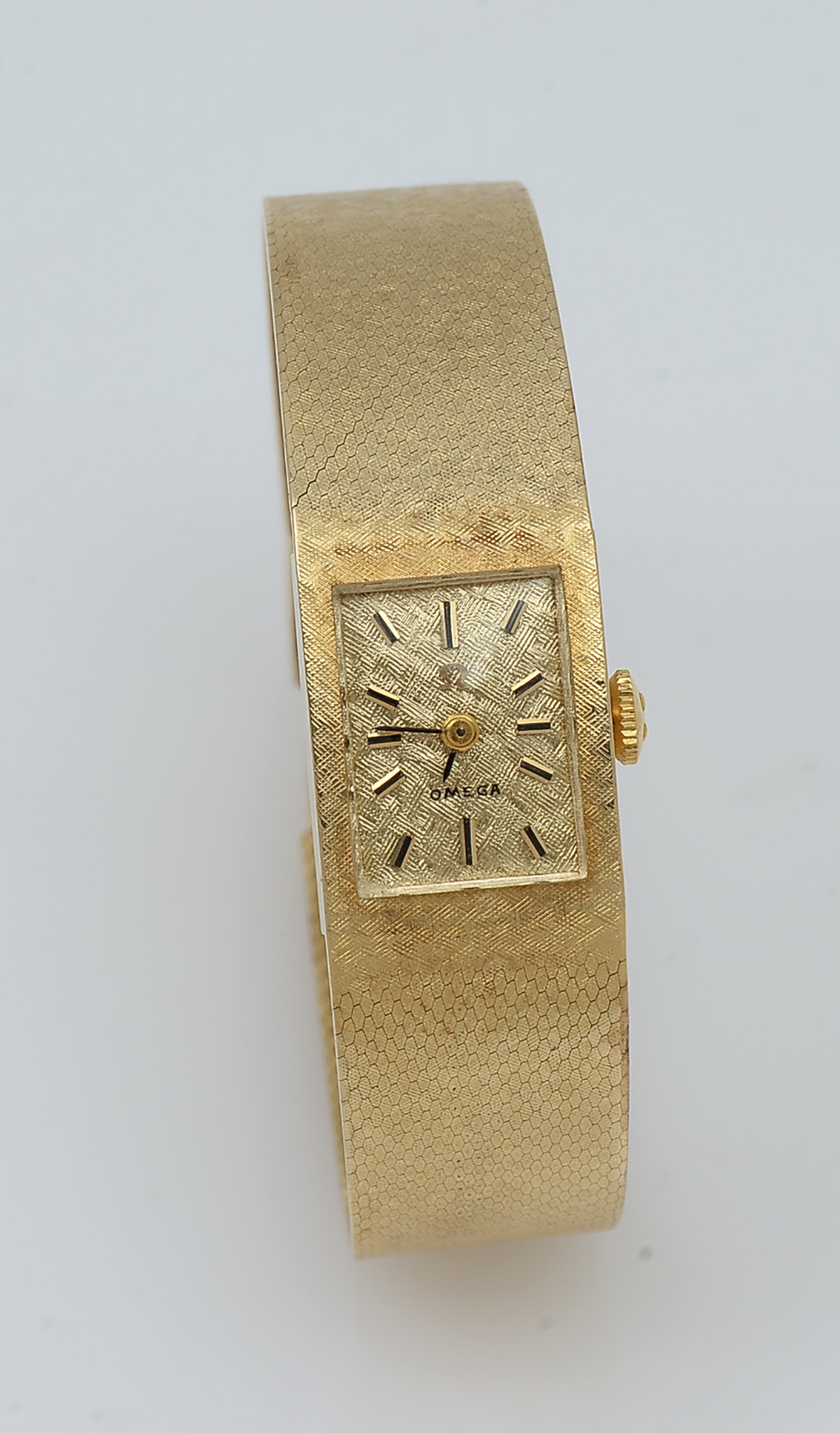 Appraisal: ELEGANT LADIES K OMEGA WRISTWATCH Elegant watch with rectangular face