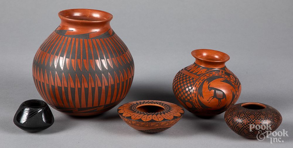 Appraisal: Contemporary southwestern Indian pottery vessels Five contemporary southwestern Indian pottery