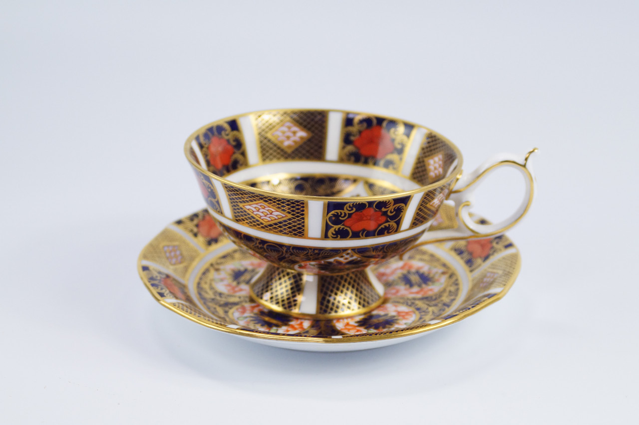 Appraisal: A Royal Crown Derby Old Imari pattern cabinet cup and