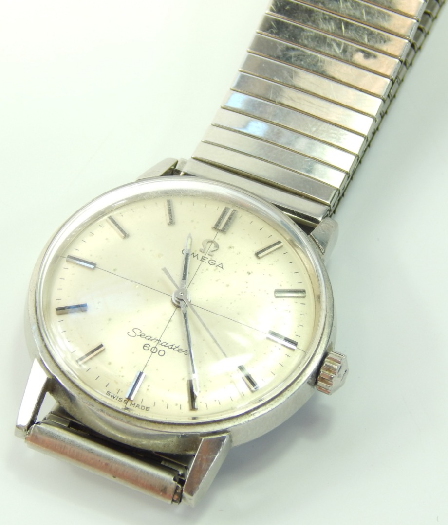 Appraisal: An Omega Seamaster gentleman's stainless steel cased wristwatch silvered dial