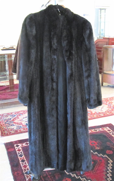 Appraisal: LADY'S FULL LENGTH MINK COAT dark brown fur with two