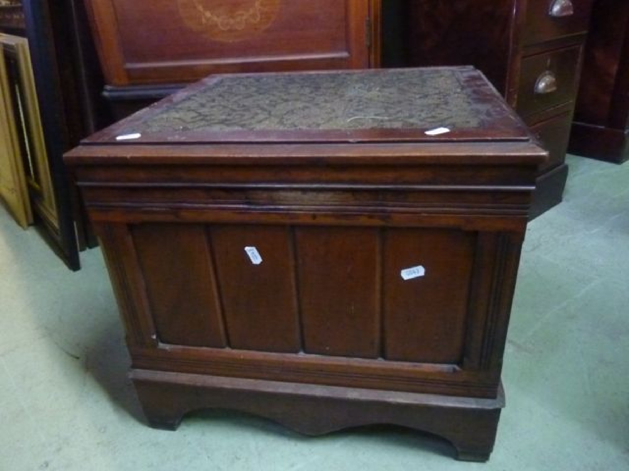 Appraisal: An Edwardian walnut box commode the hinged lid with inset