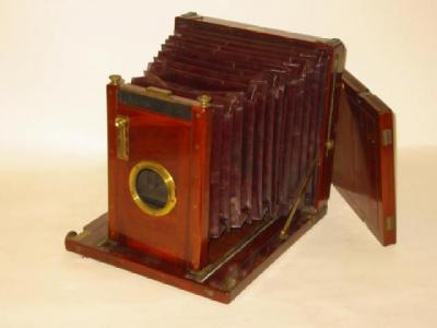 Appraisal: A FULL PLATE CAMERA by G Hare London with mahogany