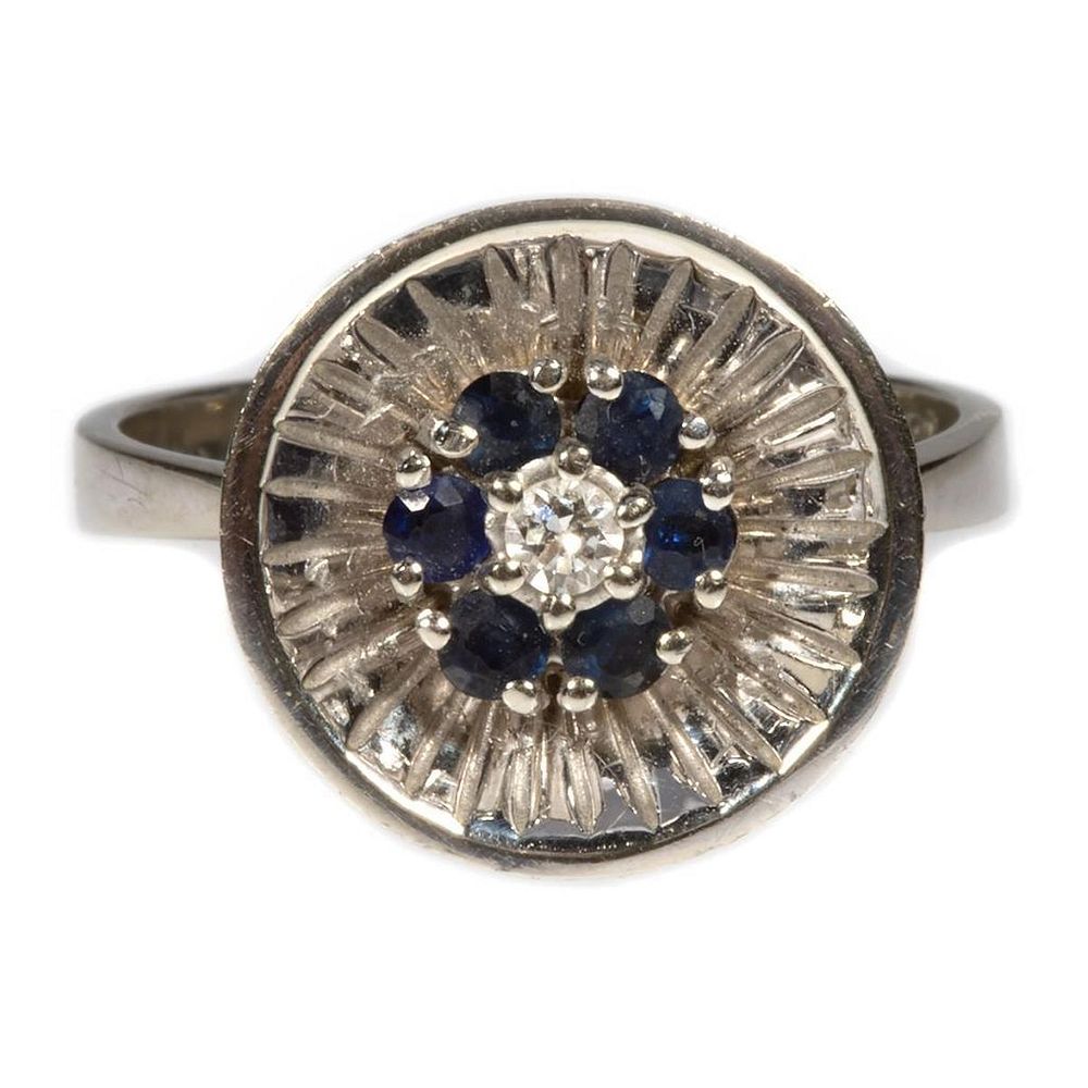 Appraisal: Diamond sapphire and k white gold ring centering a transitional