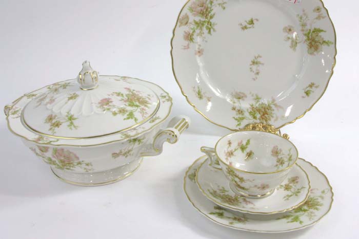 Appraisal: HAVILAND LIMOGES FRANCE CHINA SET pieces in the Poppy pattern