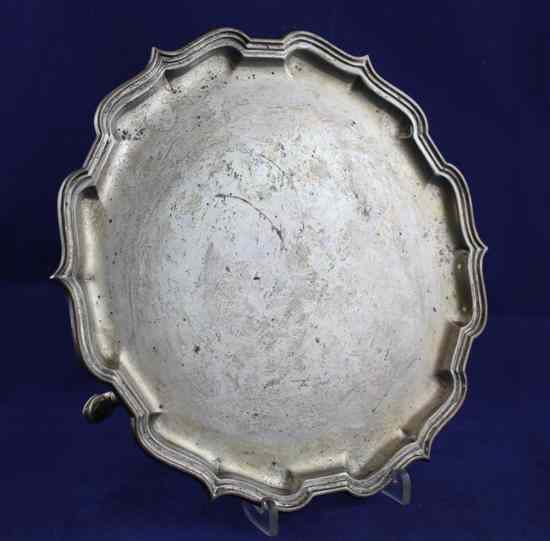 Appraisal: A George V silver salver of shaped circular form with