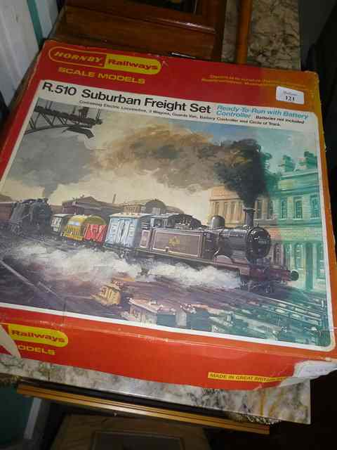 Appraisal: A HORNBY RAILWAYS SCALE MODELS R SUBURBAN FREIGHT SET in