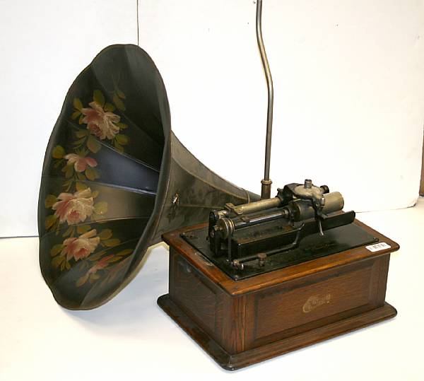 Appraisal: Edison Triumph phonograph Serial D