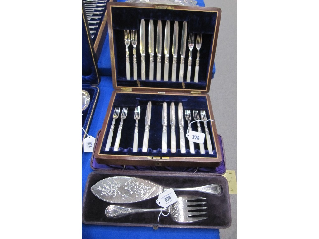 Appraisal: Lot comprising part fruit cutlery set and a cased set