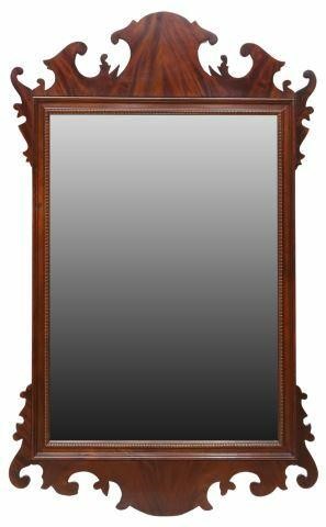 Appraisal: Georgian style wall mirror Henredon late th c shaped flame