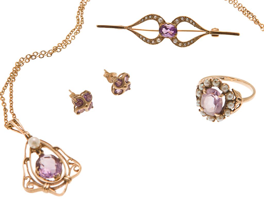 Appraisal: A collection of amethyst set jewellery to include a ct