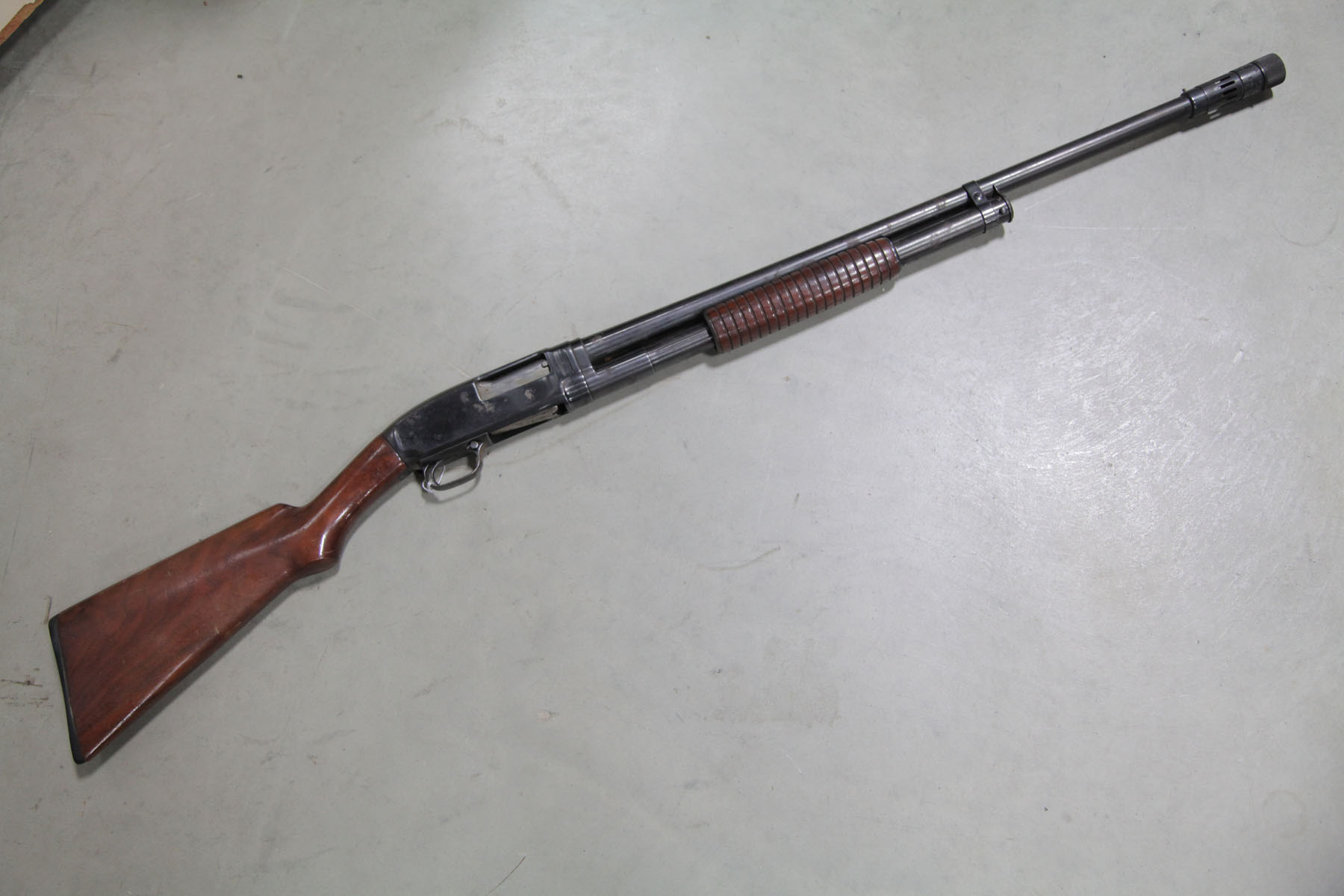 Appraisal: WINCHESTER SHOTGUN American early th century Model in gauge pump