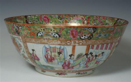 Appraisal: A th century Chinese famille rose bowl decorated with mandarin