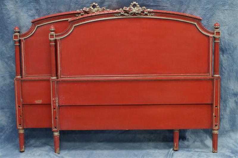 Appraisal: Painted Louis XV style daybed w h bolted rails Estimate