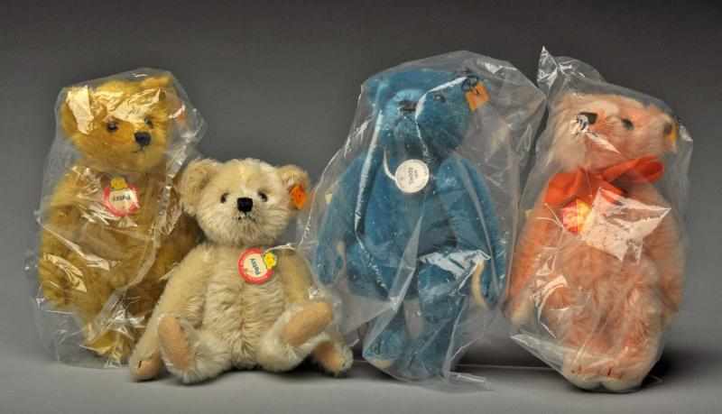 Appraisal: Lot of Small Steiff Teddy Bears Condition Mint