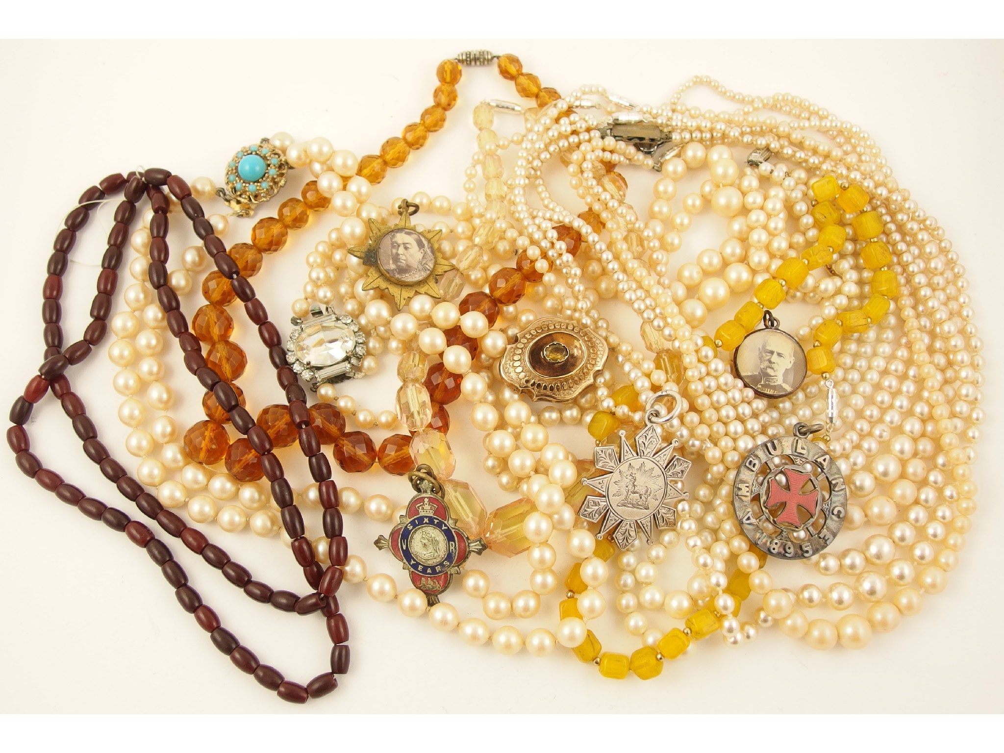 Appraisal: A collection of vintage costume jewellery to include a yellow