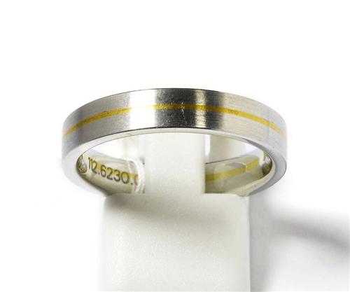 Appraisal: PLATINUM AND GOLD GENTLEMAN'S RING Platinum Yellow gold g Casual-elegant