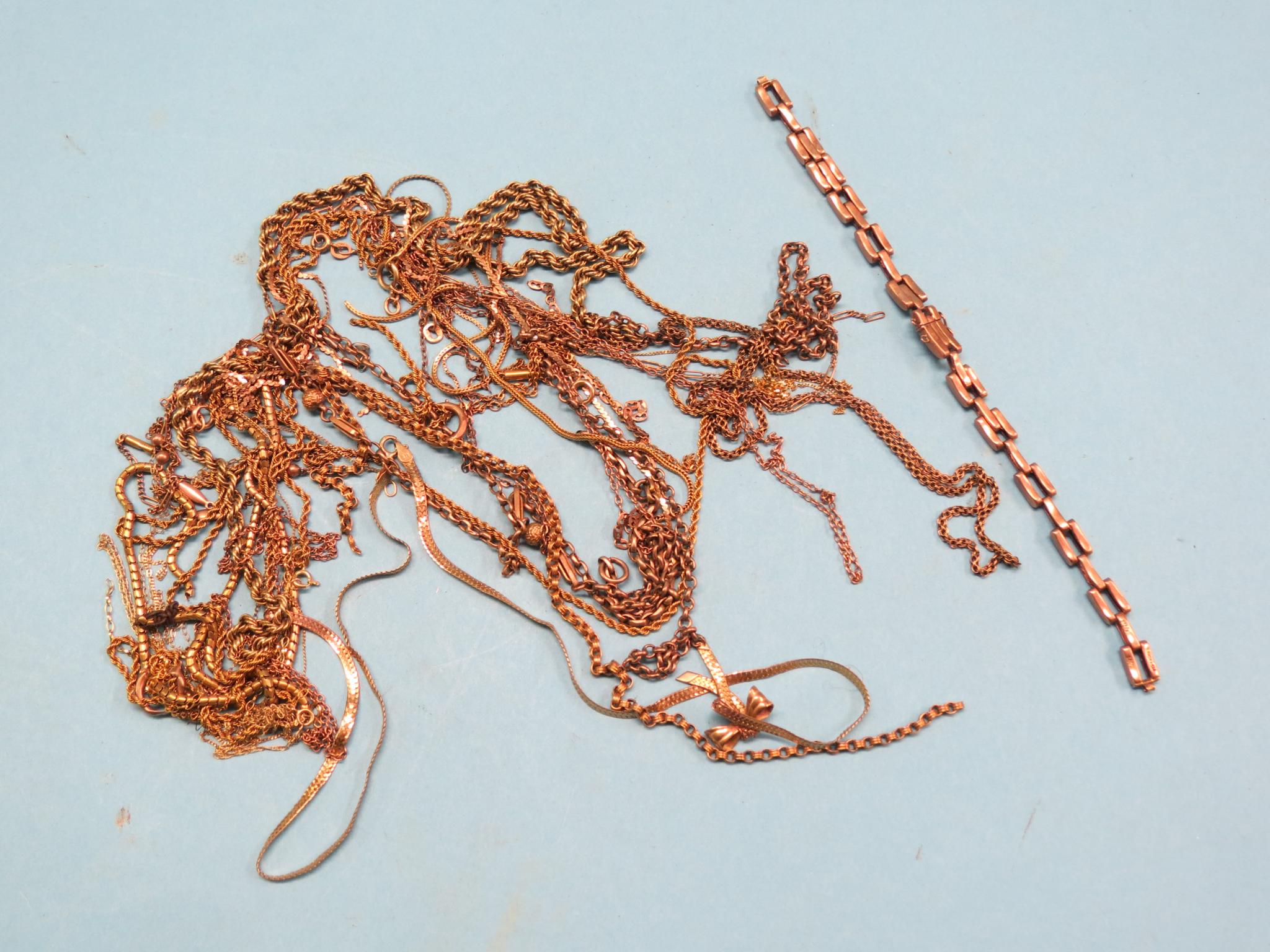 Appraisal: ct gold yellow metal chains grams total many damaged and