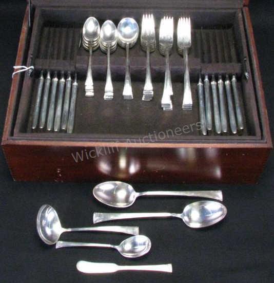 Appraisal: A set of International sterling silver flatware Serenity pattern including