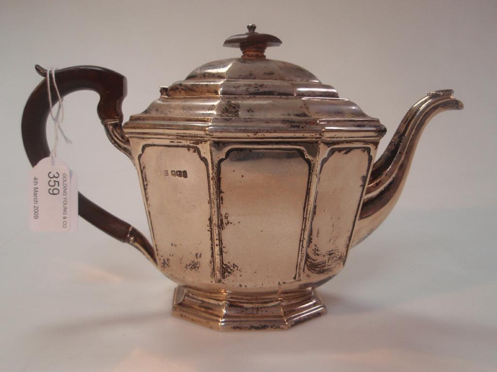 Appraisal: A George V silver teapot by James Deakin Sons of