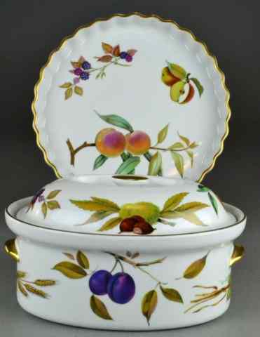 Appraisal: Pieces Royal Worcester PorcelainTo include a covered oval formed caserole