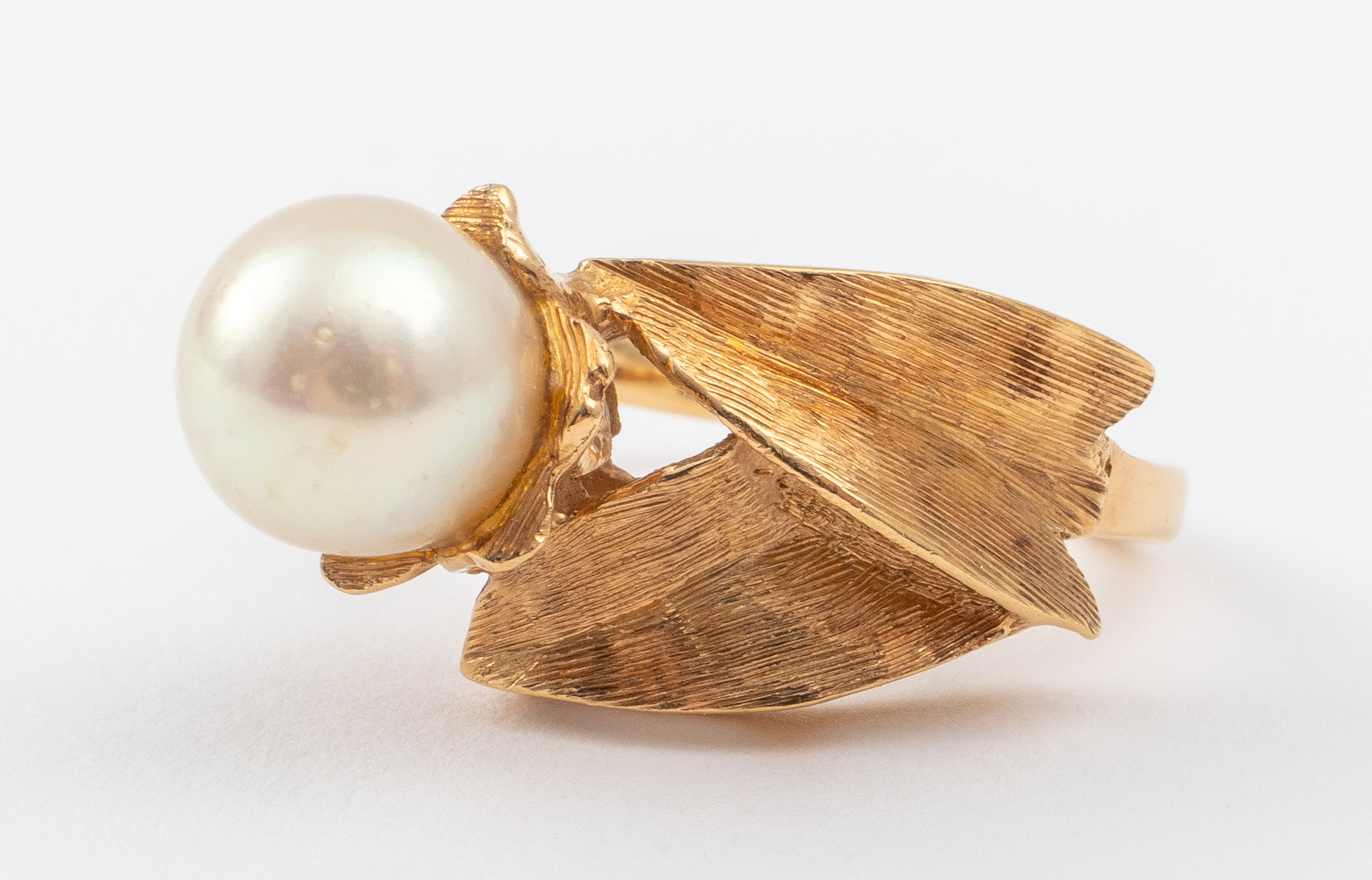 Appraisal: MID-CENTURY MODERN K GOLD PEARL FLORIFORM RING Vintage mid-century modern