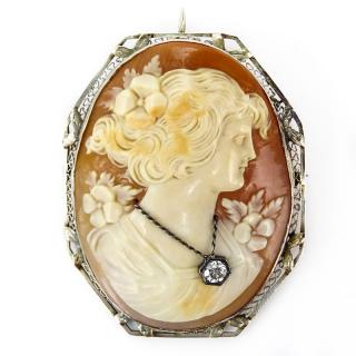 Appraisal: Vintage Karat Yellow Gold Filigree Mounted Carved Shell Cameo and