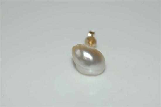 Appraisal: A SINGLE BAROQUE KESHI PEARL EARRING AND SPARE BUTTERFLY FITTING